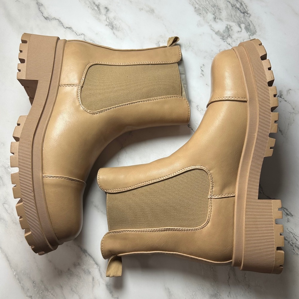 Bacia Tan Chunky Lug Sole Chelsea Boots Women Size 9 Cap Toe Ankle Boot New